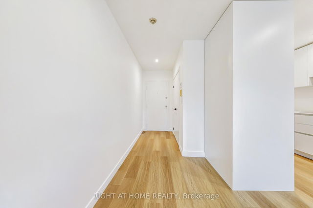 302 - 1082 St. Clair Avenue