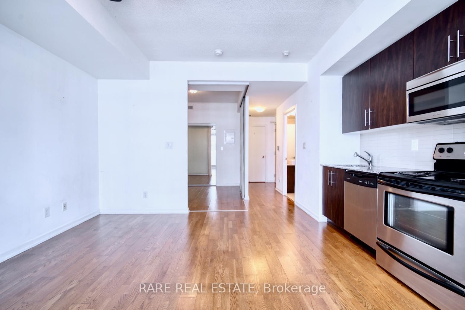 Condo for sale at 3006-65 Bremner Boulevard, Toronto, Waterfront Communities C1, M5J 0A7 - MLS: C12172661