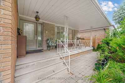 50 Bruce Farm Dr, Toronto - Bayview Woods-Steeles image-0-2