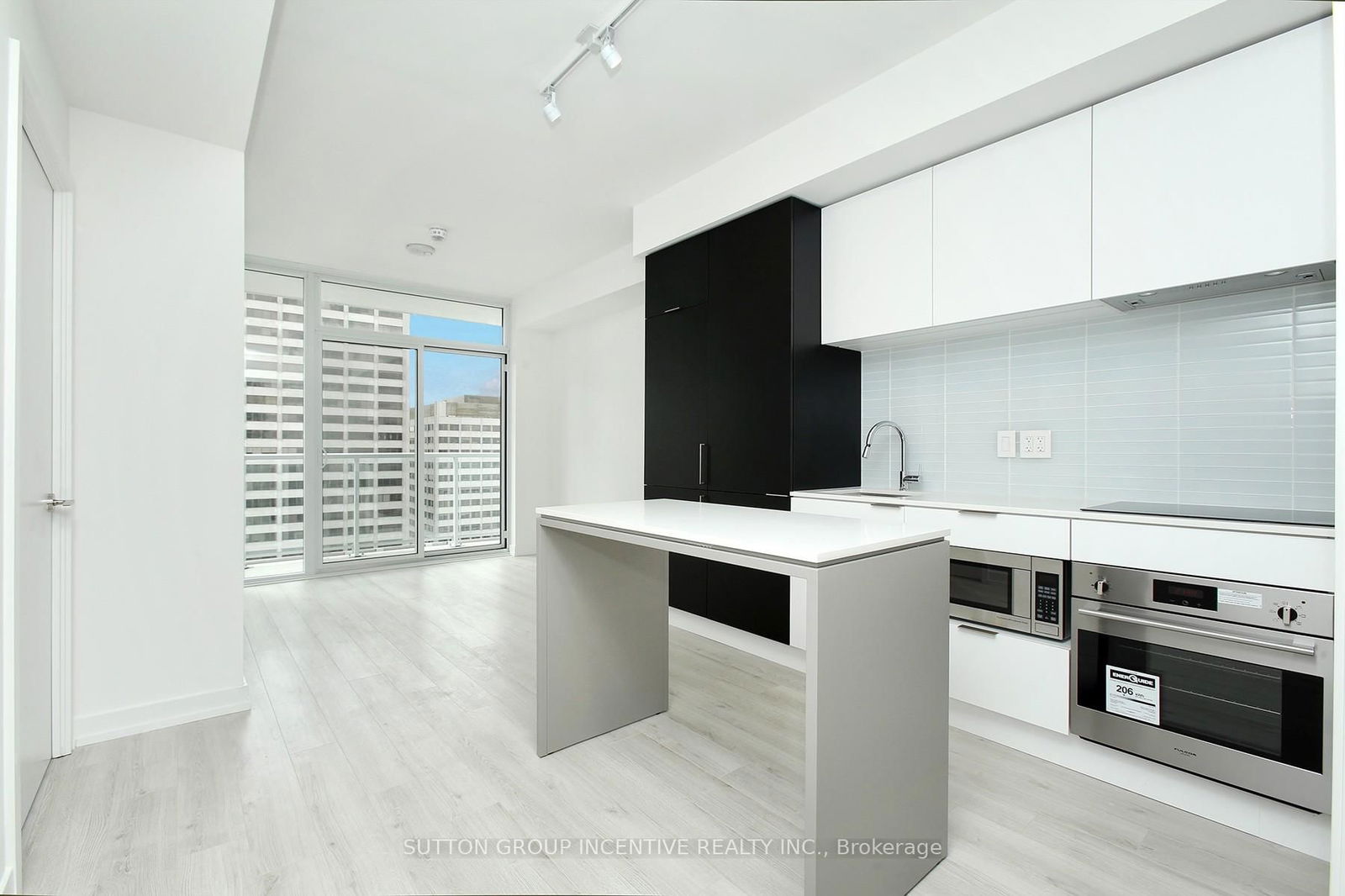 Condo for sale at 2207-33 Helendale Avenue, Toronto, Yonge-Eglinton, M4S 3H7 - MLS: C12172856