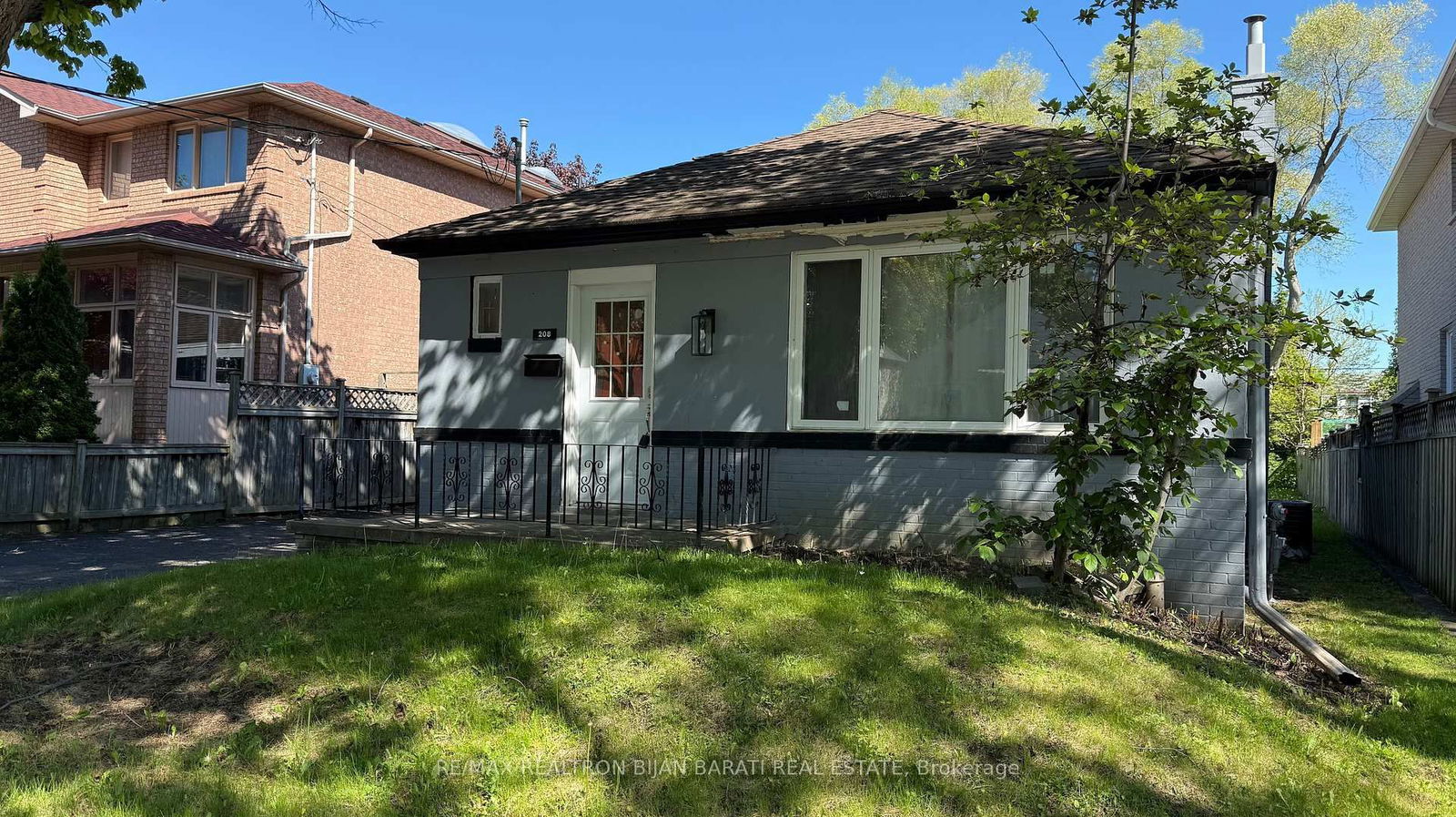 Detached House for sale at 208 Olive Avenue, Toronto, Willowdale East, M2N 4P6 - MLS: C12172896