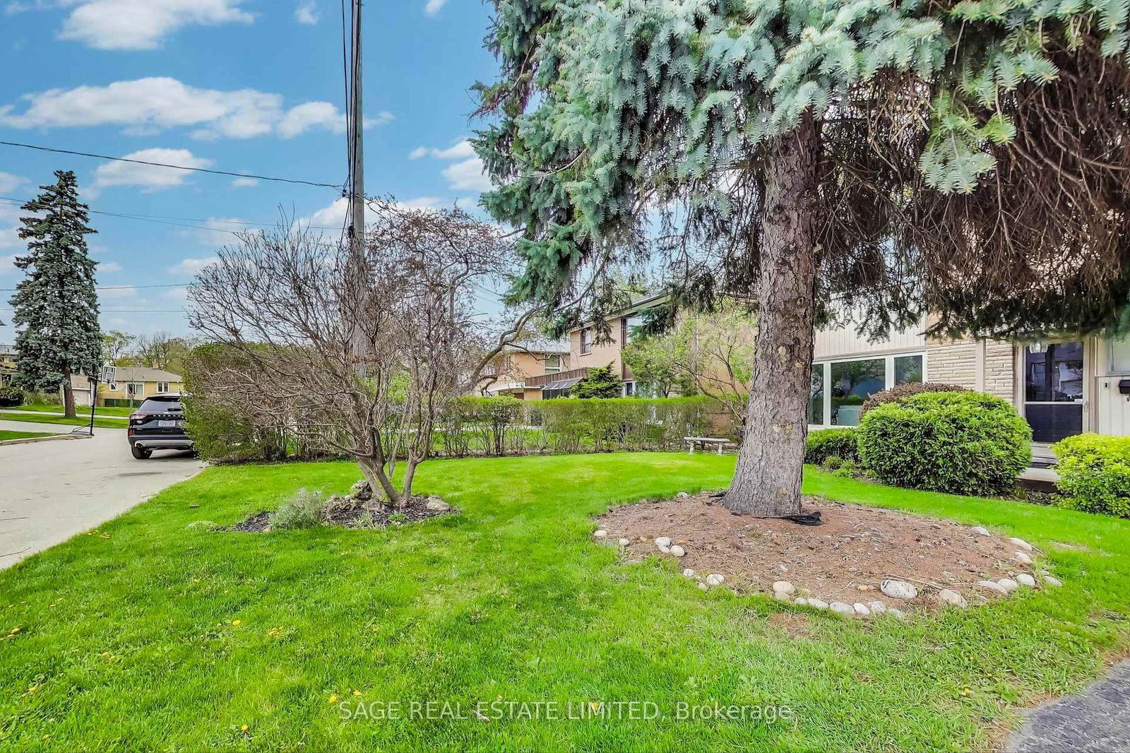 Detached House for sale at 10 Overbrook Place, Toronto, Bathurst Manor, M3H 4P2 - MLS: C12173018