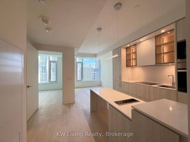 2309 - 11 Yorkville Avenue
