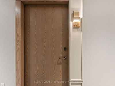 Unit 221 — 30 Inn On The Park Dr, Toronto - Banbury-Don Mills image-0-2
