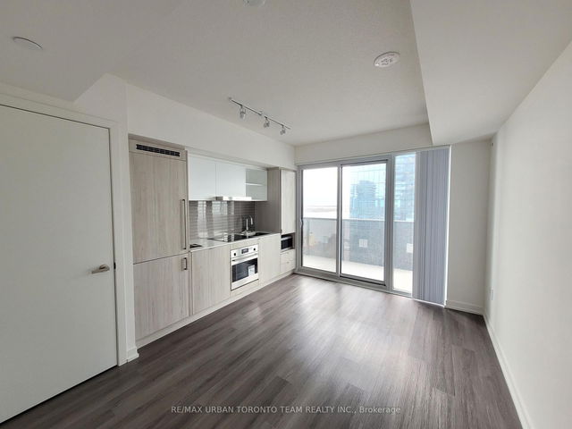 2710 - 138 Downes Street