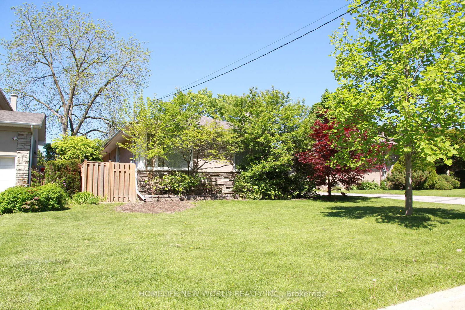 Detached House for sale at 10 Bathford Crescent, Toronto, Bayview Village, M2J 2S4 - MLS: C12173633