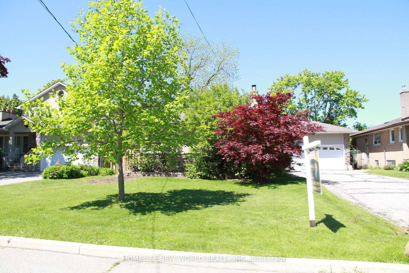 Detached House for sale at 10 Bathford Crescent, Toronto, Bayview Village, M2J 2S4 - MLS: C12173633
