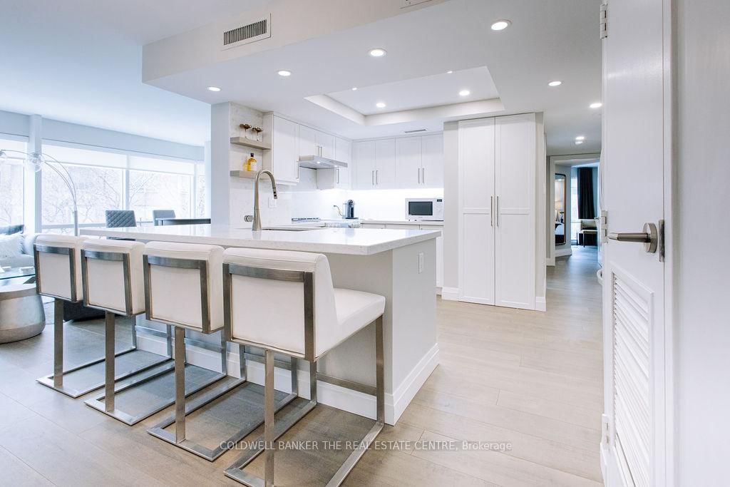 Condo for sale at 303-1001 Bay Street, Toronto, Bay Street Corridor, M5S 3A6 - MLS: C12173679