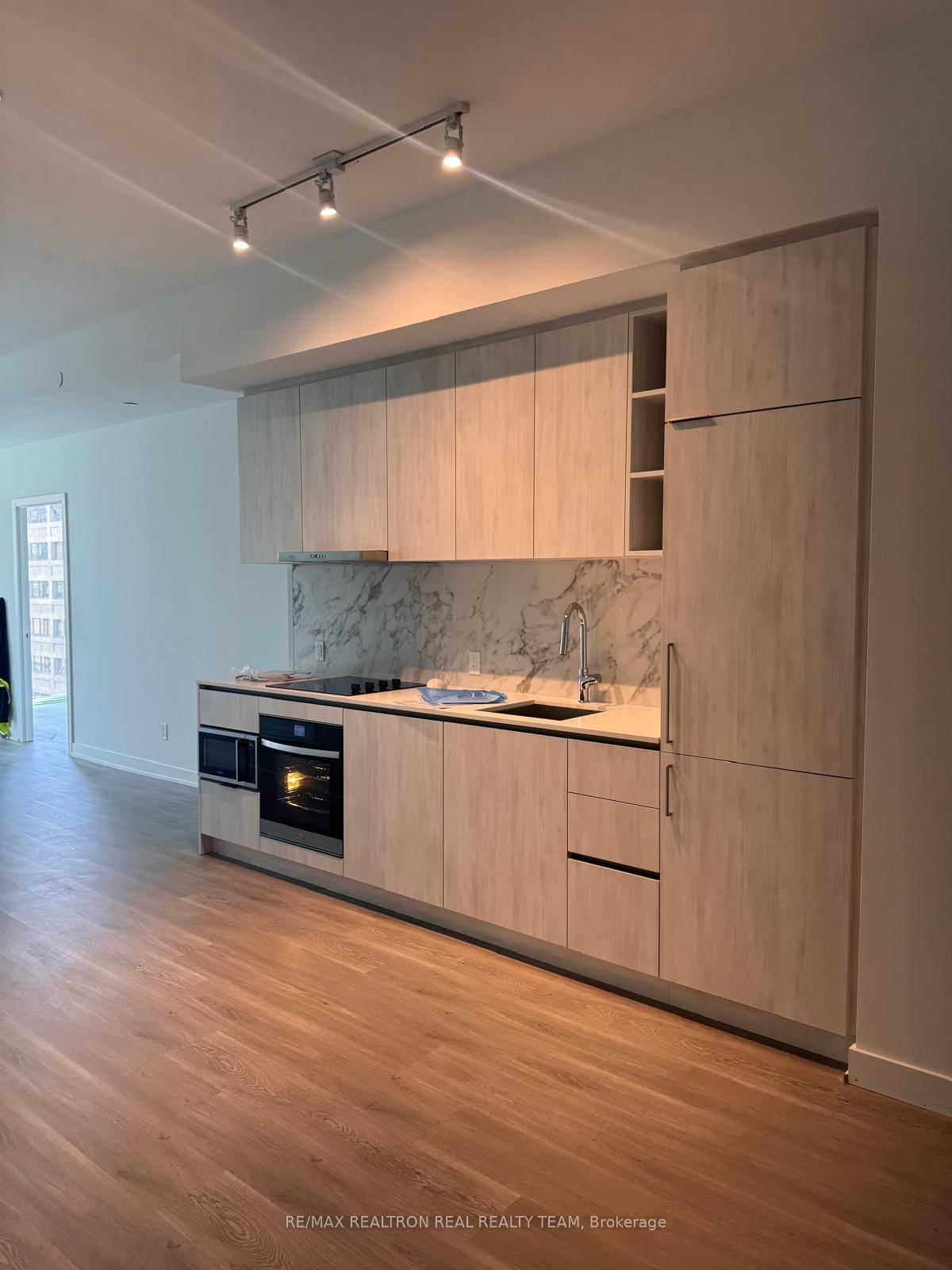 Condo for lease at 607-8 Wellesley Street, Toronto, Bay Street Corridor, M4Y 0J5 - MLS: C12173765