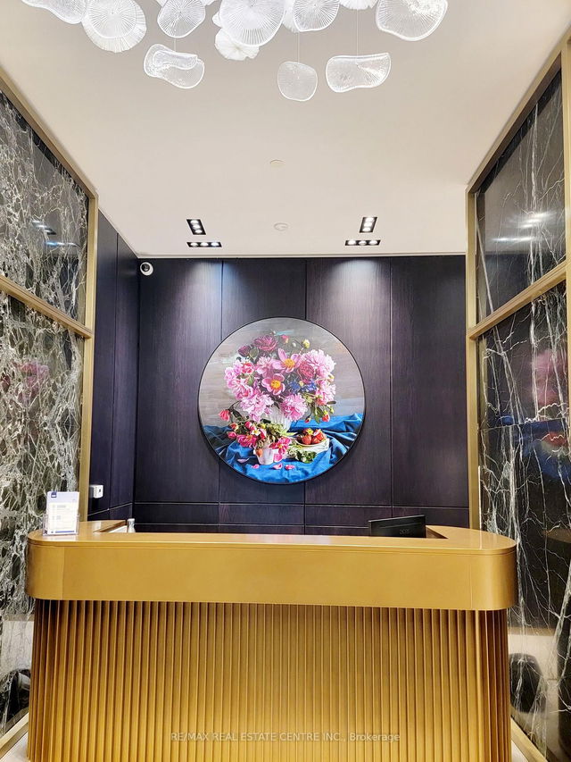 2107 - 771 Yonge Street