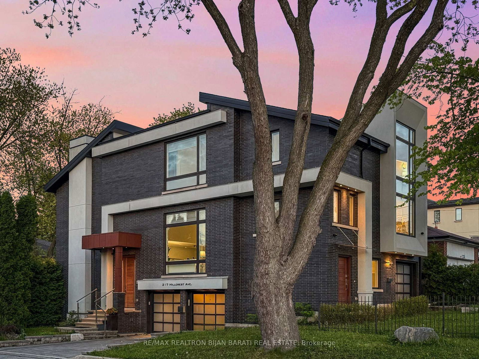 Detached House for sale at 217 Hillcrest Avenue, Toronto, Willowdale East, M2N 3P3 - MLS: C12174049