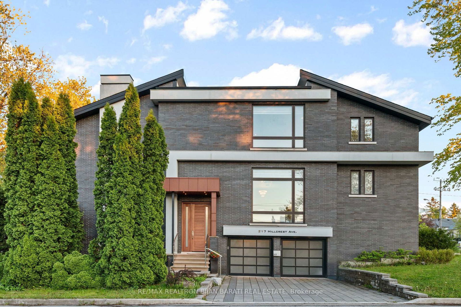 Detached House for sale at 217 Hillcrest Avenue, Toronto, Willowdale East, M2N 3P3 - MLS: C12174049