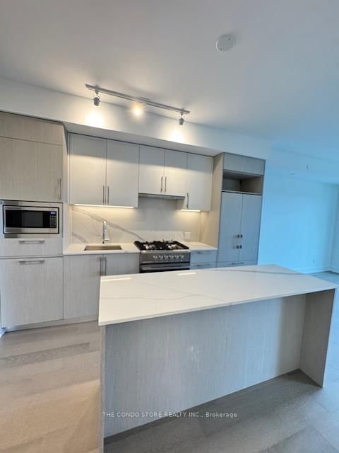 503 - 8 Manor Road