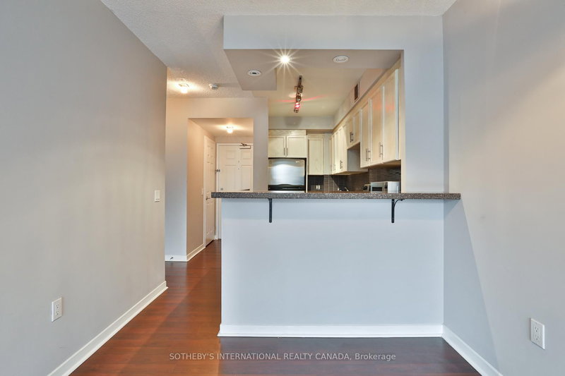 704 - 284 Bloor St W, Toronto, M5S 3B8 | Image 3