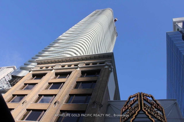 4114 - 197 Yonge Street