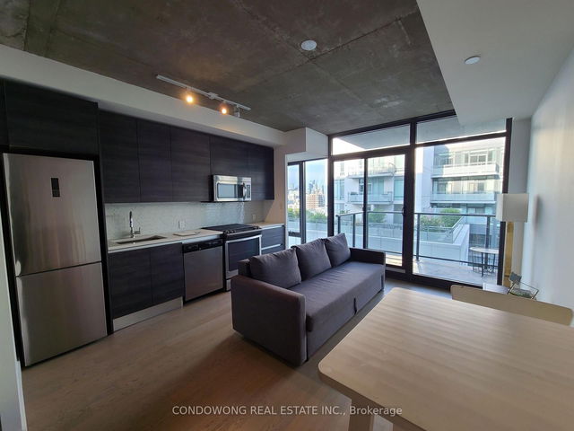 1410 - 111 Bathurst Street