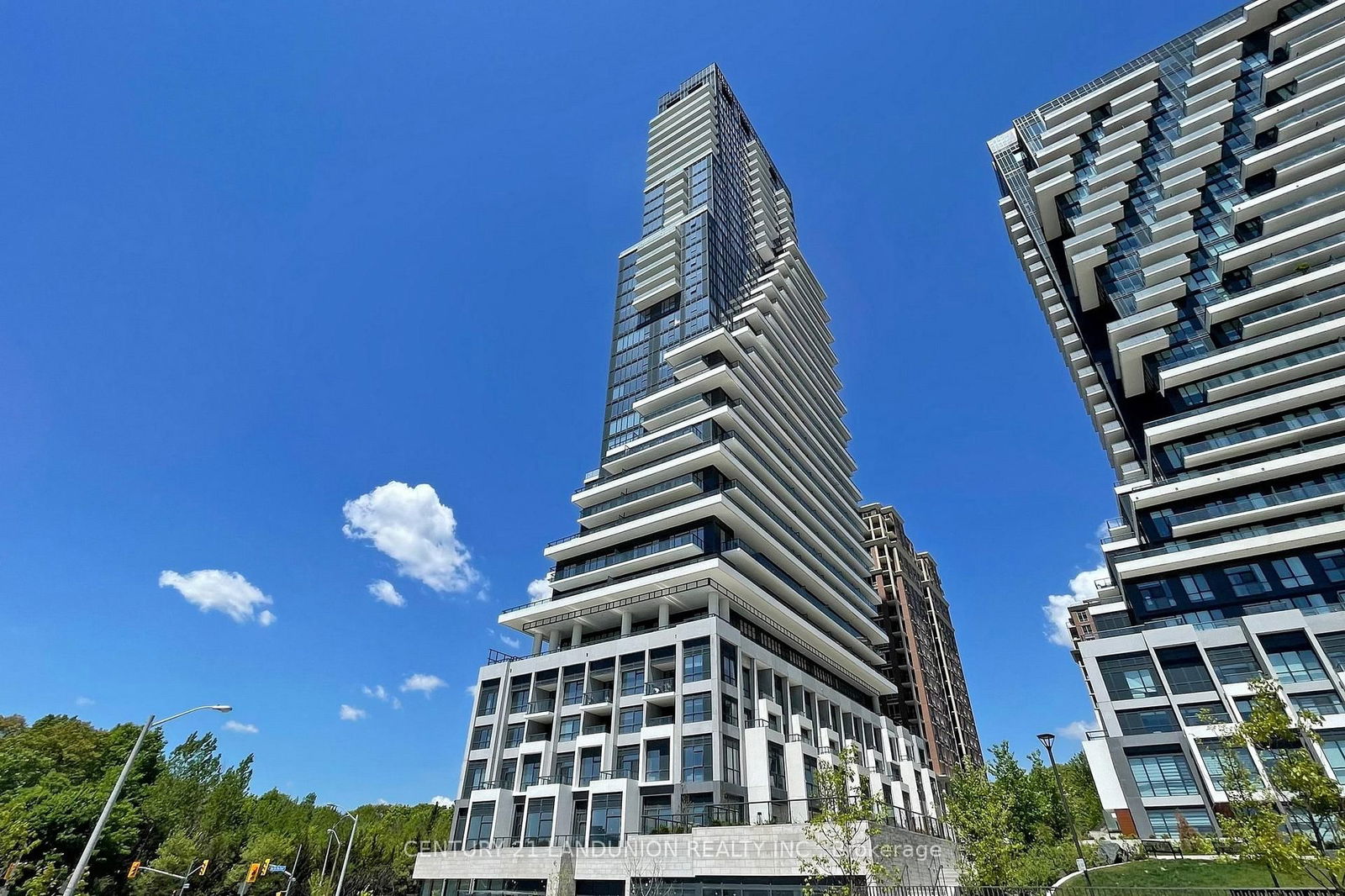 Property at 10 Inn On The Park