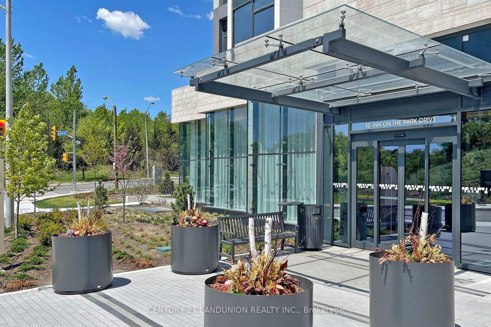 Condo for sale at 2004-10 Inn On The Park Drive, Toronto, Banbury-Don Mills, M3C 0P9 - MLS: C12174496