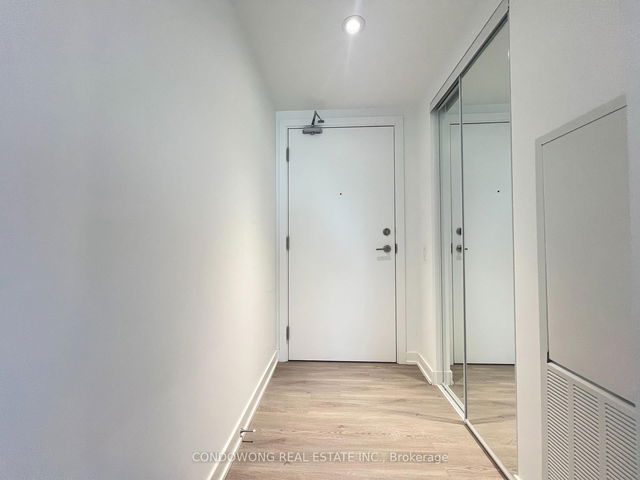 4109 - 8 Wellesley Street