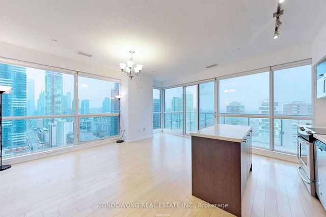 2802 - 386 Yonge Street