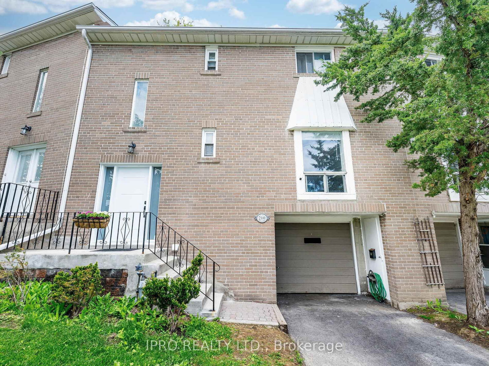 Townhouse for sale at 210-55 Rameau Drive, Toronto, Hillcrest Village, M2H 1T6 - MLS: C12174645