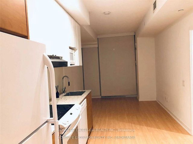 217 - 72 Esther Shiner Boulevard