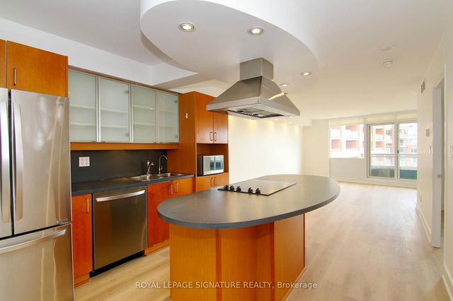 606 - 550 Queens Quay