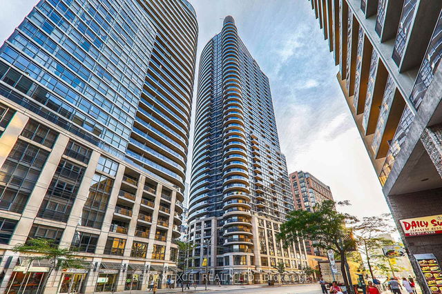 1610 - 21 Carlton Street