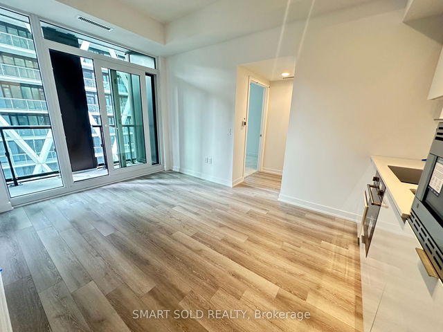 2106 - 238 Simcoe Street