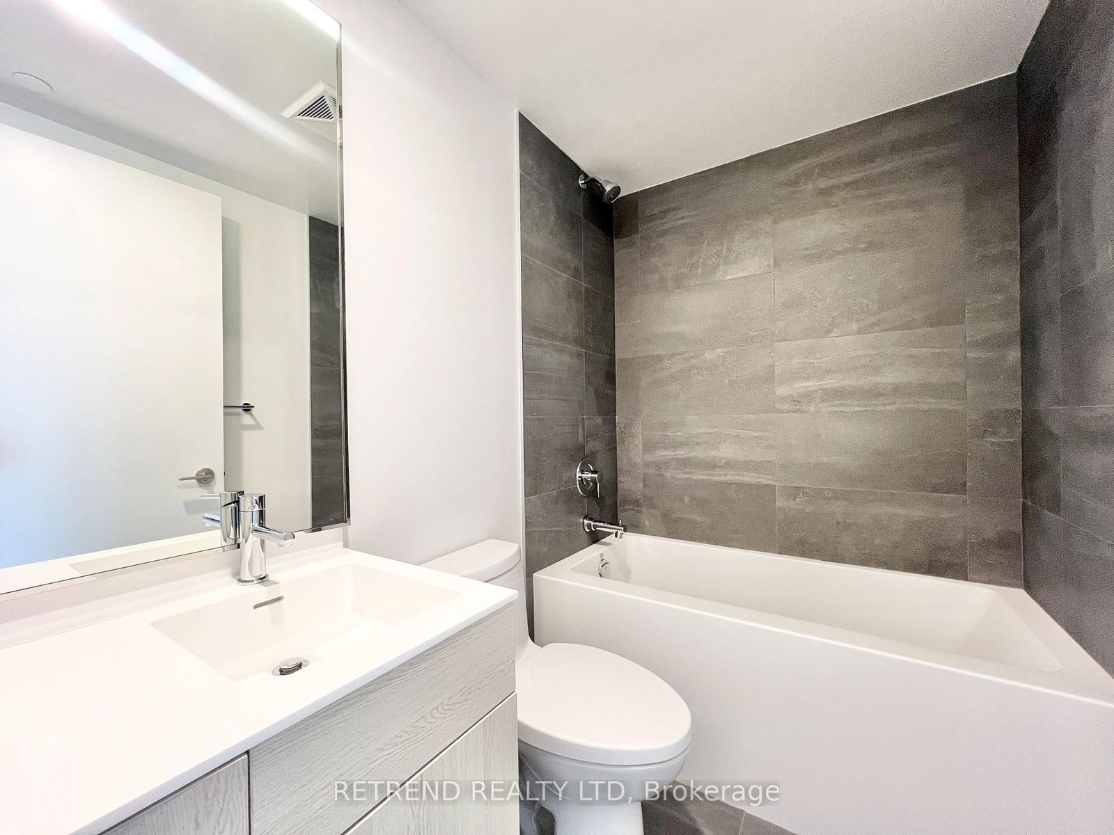 28 Eastern Avenue, Unit 815 - Photo 8