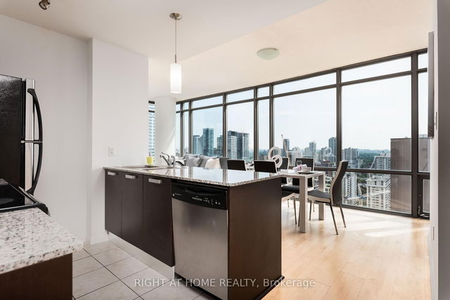 3006 - 37 Grosvenor Street