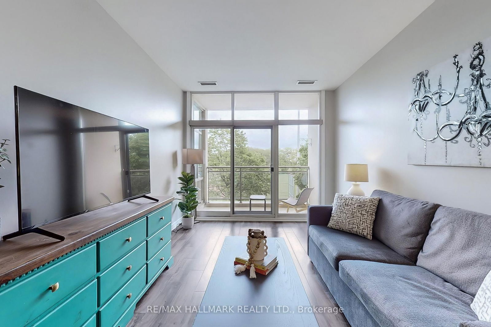 Condo for sale at 219-1 Leaside Park Drive, Toronto, Thorncliffe Park, M4H 1R1 - MLS: C12175049