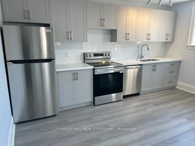 3 - 411 Spadina Road