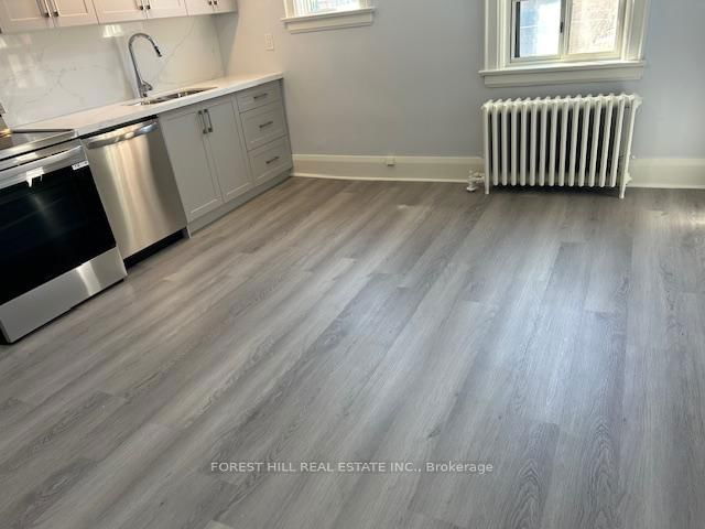 3 - 411 Spadina Road