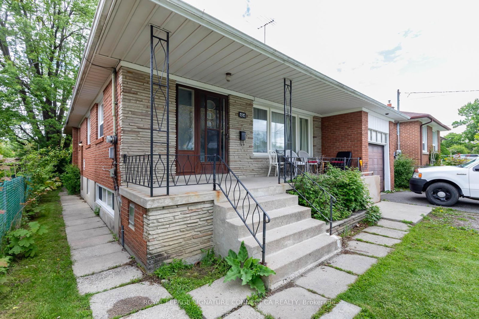 Detached House for sale at 484 Drewry Avenue, Toronto, Newtonbrook West, M2R 2K8 - MLS: C12175201