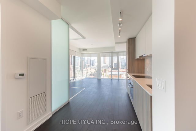 1602 - 158 Front Street