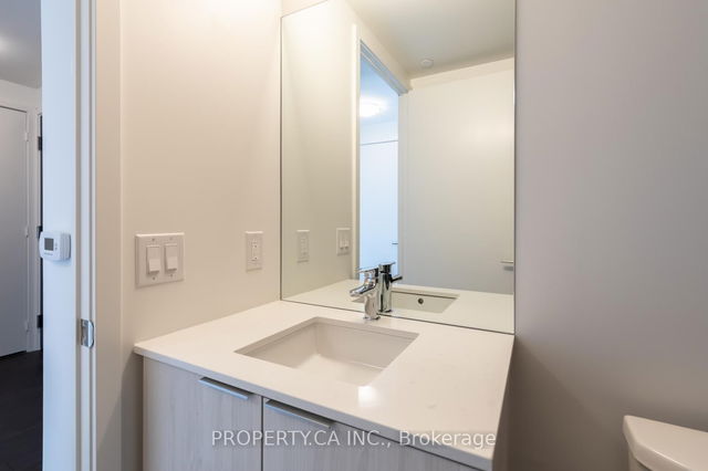 1602 - 158 Front Street