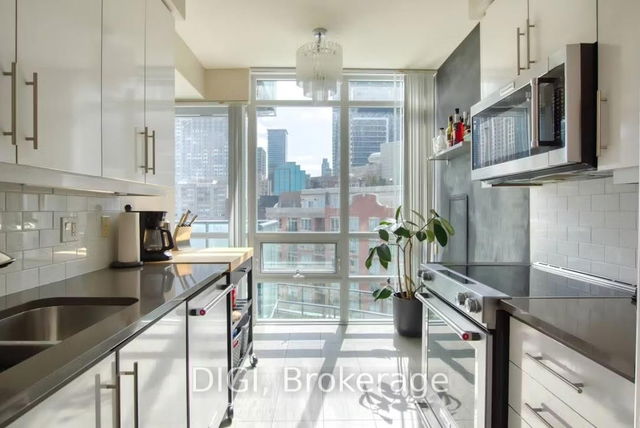 1107 - 825 Church Street