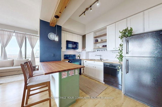 1902 - 30 Canterbury Place