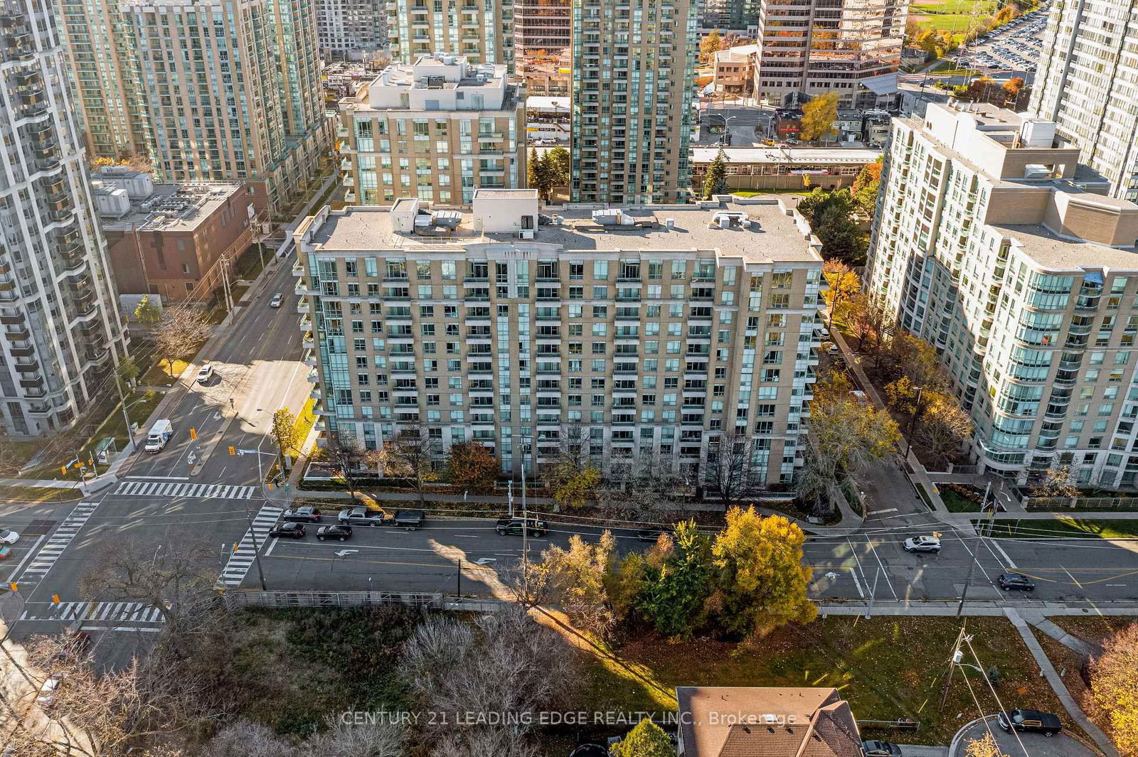 Condo for lease at 105-39 Pemberton Avenue, Toronto, Newtonbrook East, M2M 4L6 - MLS: C12175678