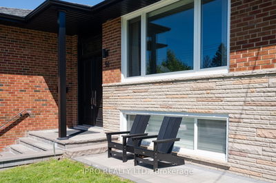 36 Ruscica Dr, Toronto - Victoria Village image-0-3