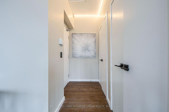 2501 - 218 Queens Quay
