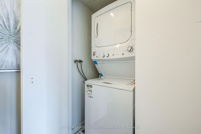 2501 - 218 Queens Quay