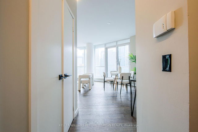 2501 - 218 Queens Quay