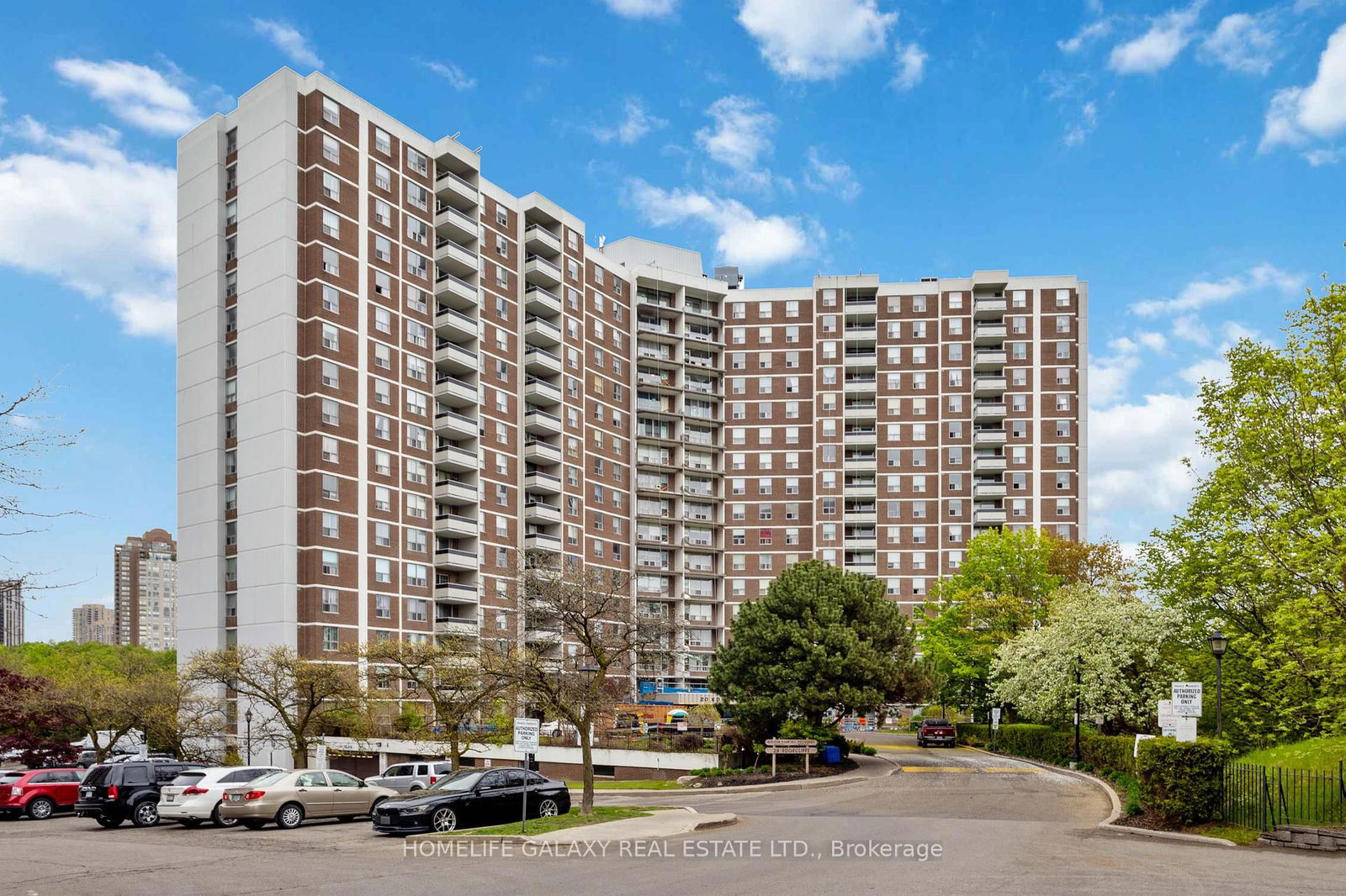 Condo for sale at 616-20 Edgecliff Gfwy, Toronto, Flemingdon Park, M3C 3A4 - MLS: C12176019