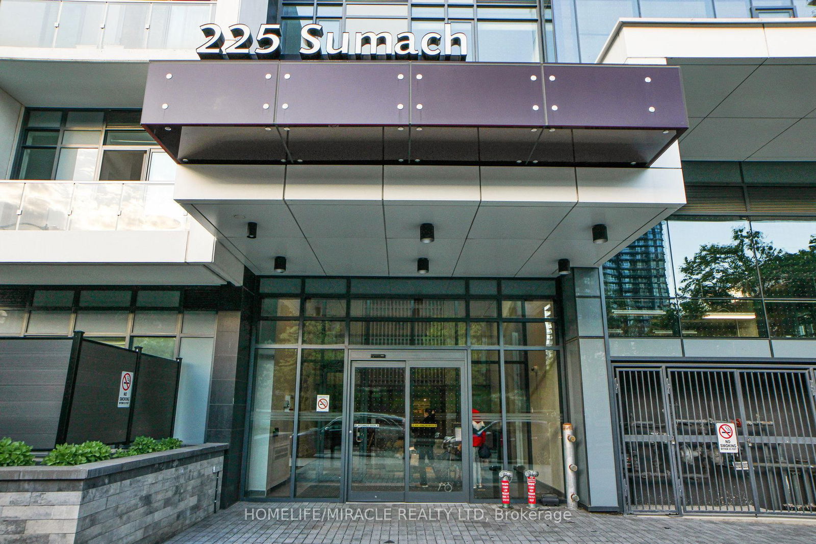 Condo for sale at 808-225 Sumach Street, Toronto, Regent Park, M5A 0P8 - MLS: C12176058