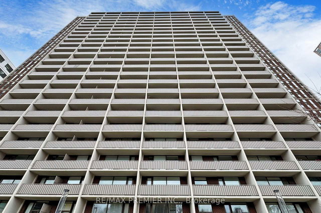 1010 - 666 Spadina Avenue