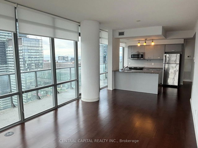 4805 - 832 Bay Street