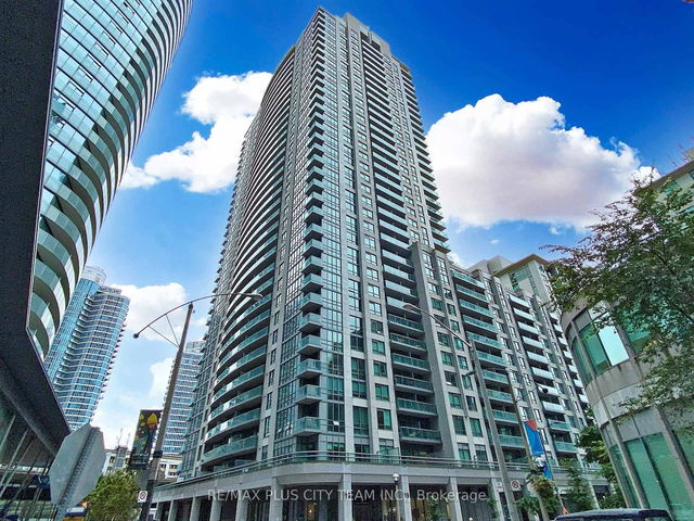 1906 - 19 Grand Trunk Crescent