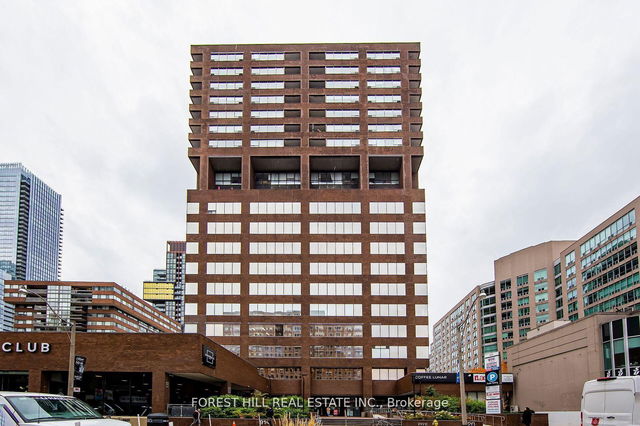 1402 - 914 Yonge Street